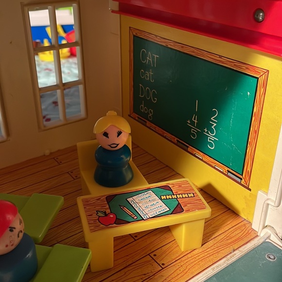 VINTAGE LITTLE PEOPLE SCHOOLHOUSE 1960s - Picture 14 of 15